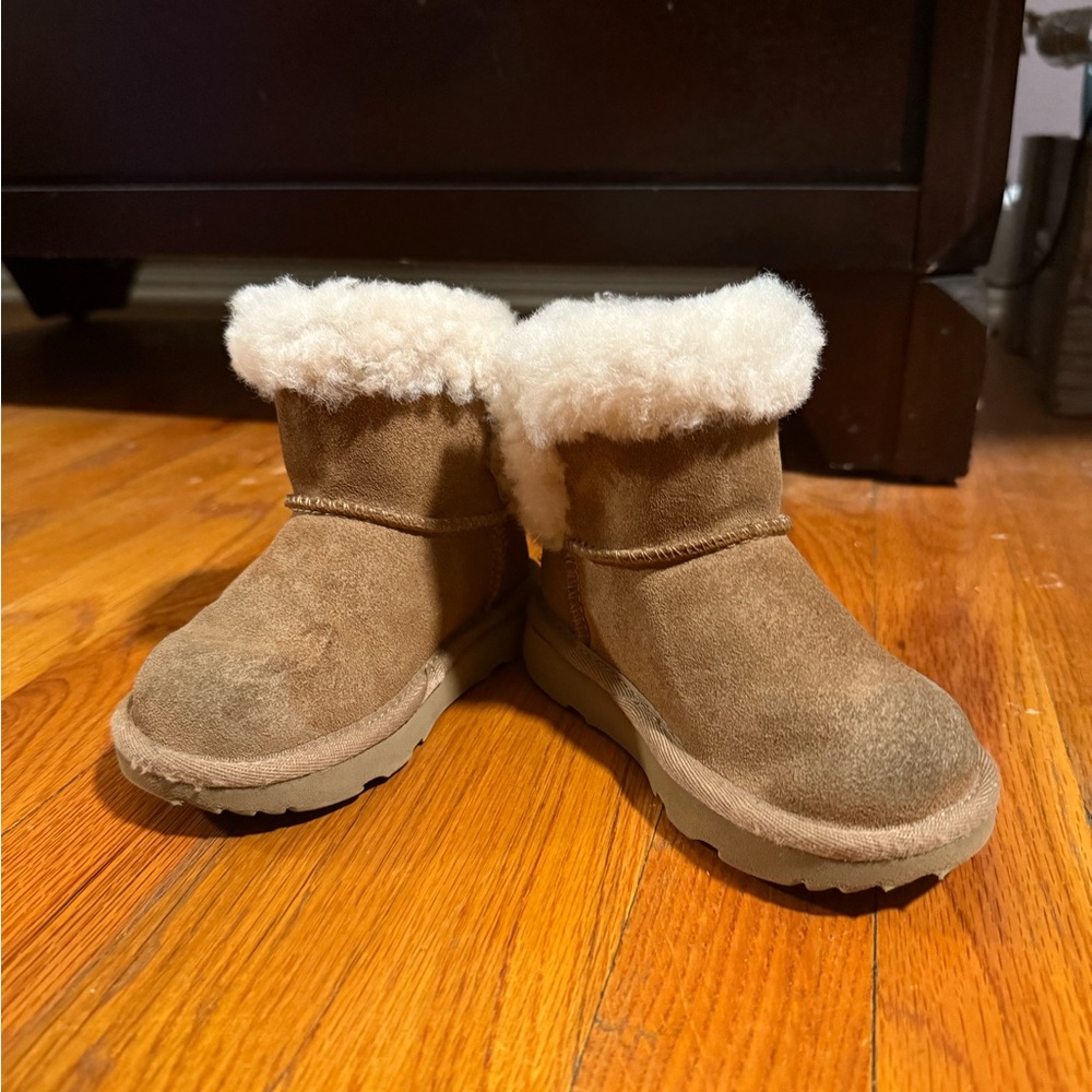 UGG Soft Cream Sheepskin Lining